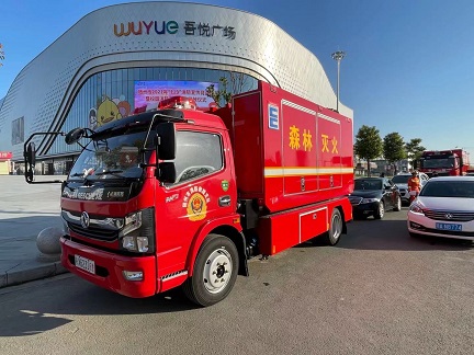 東風(fēng)消防車(chē)