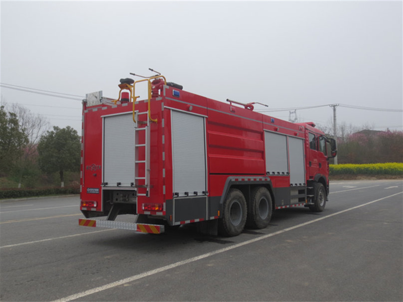 豪沃后雙橋干粉泡沫水三聯用消防車（10噸）圖片
